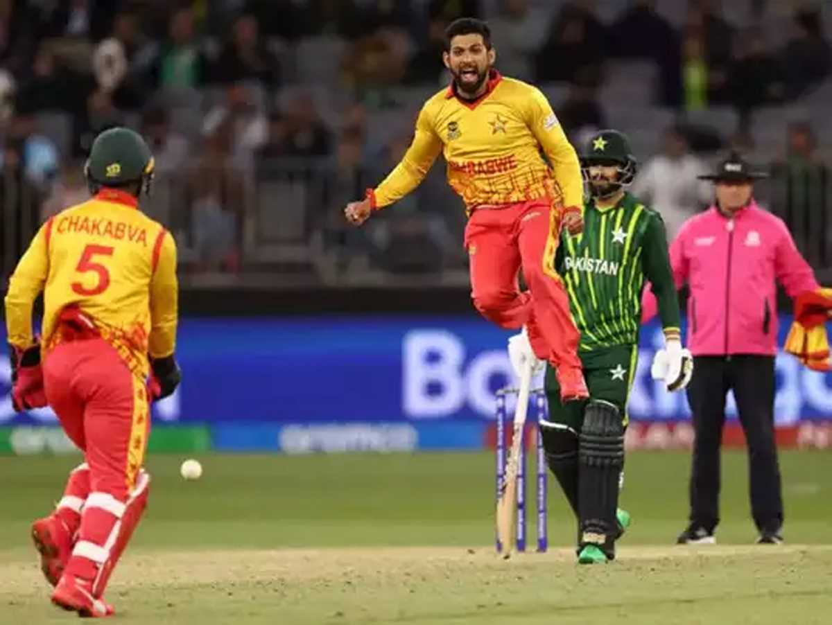 रोमांचक मुकाबले में ज़िम्बाब्वे ने पाकिस्तान को हराया,‌ टी-20 वर्ल्ड कप में बड़ा उलटफेर